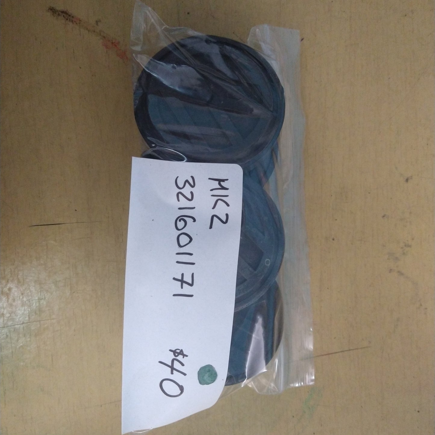 MK2 Wheel Center Cap Set 321601171B 311601171C