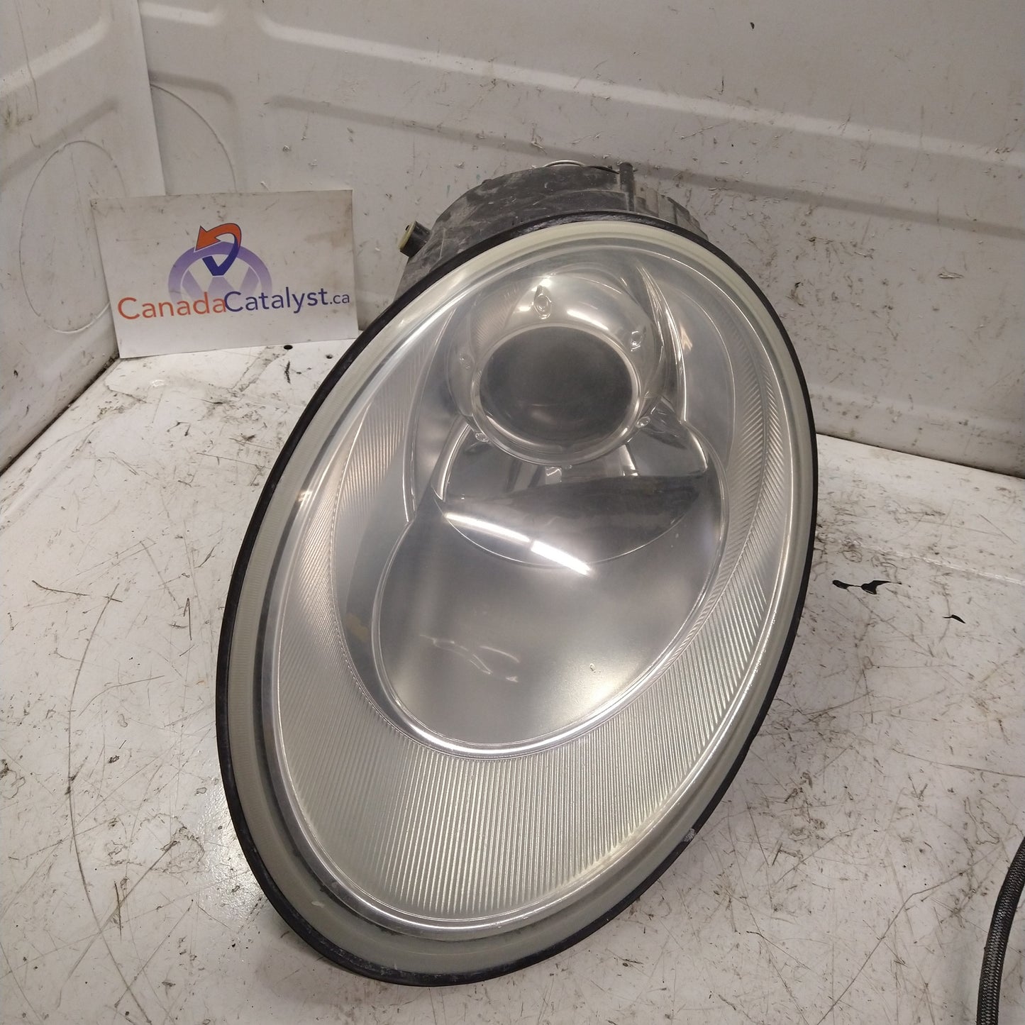 Driver headlight, 2006-10