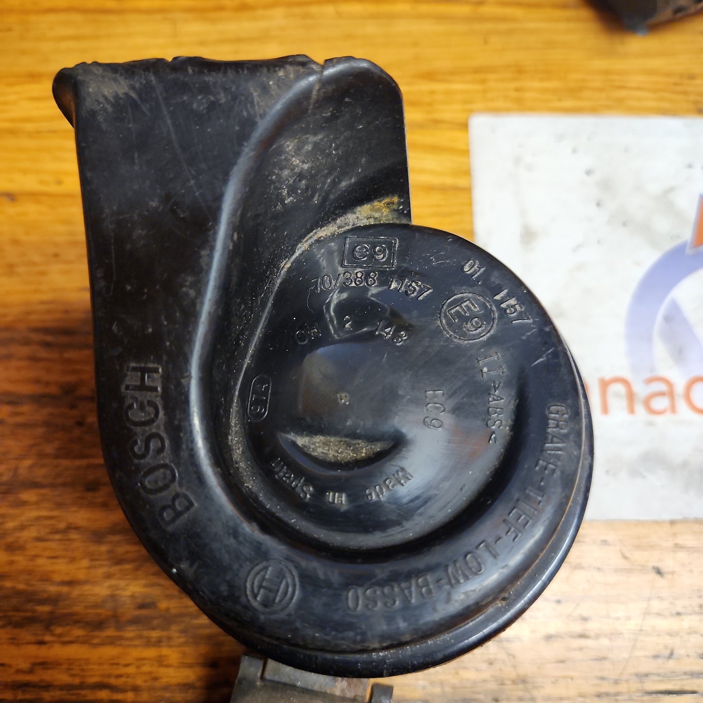 B5 MK5 MK6 BOSCH HORN (low note) with bracket