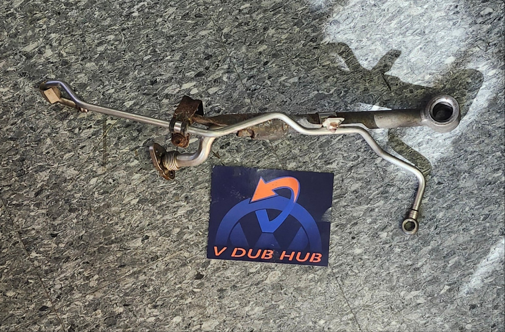 B7 Turbocharger Coolant Line 03L145535D 03L145736D with oil line 03L145771AN