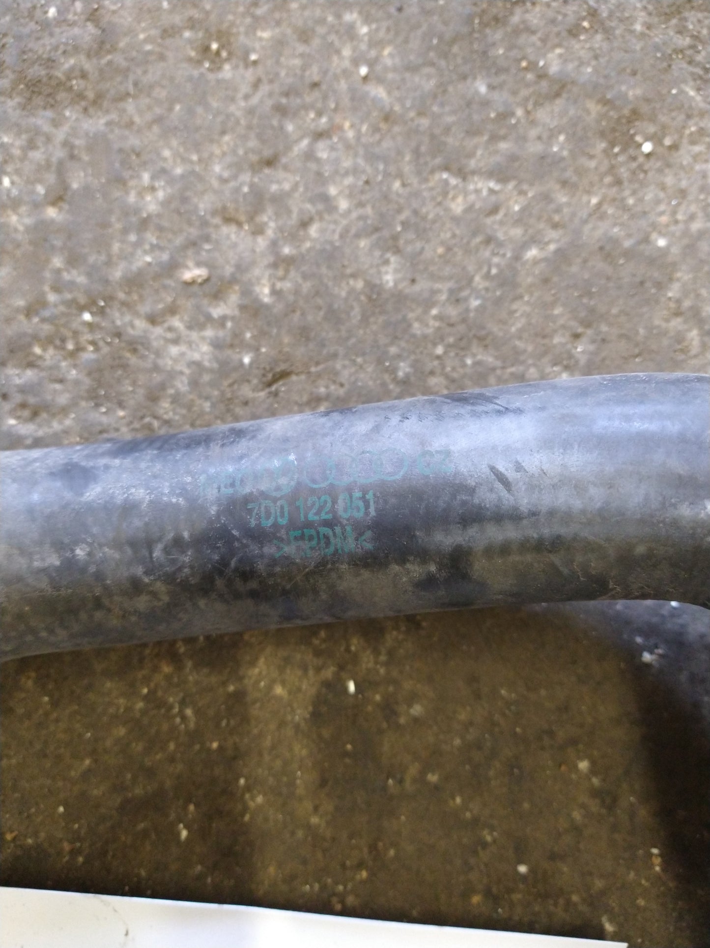 T4 Coolant HOSE 7D0122051