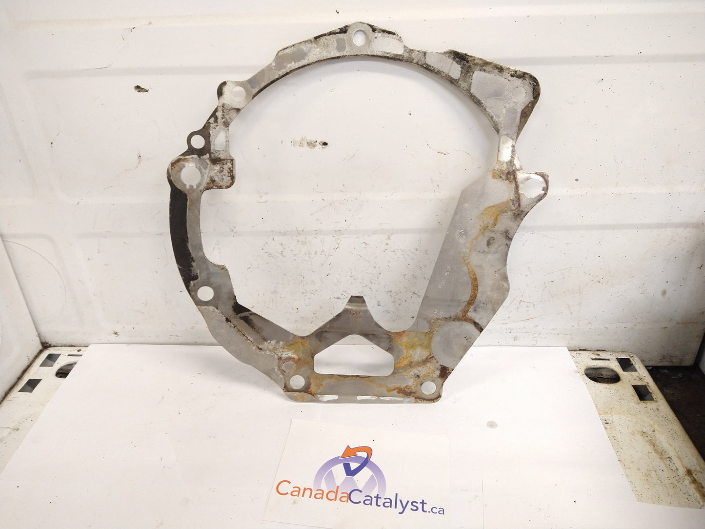 B7 6spd Manual DUST TIN 04L103647