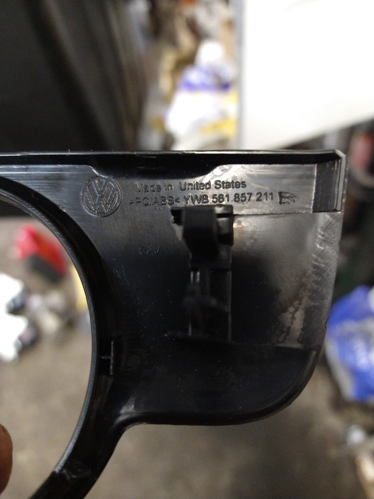 B7 Dash Trim 561857211E