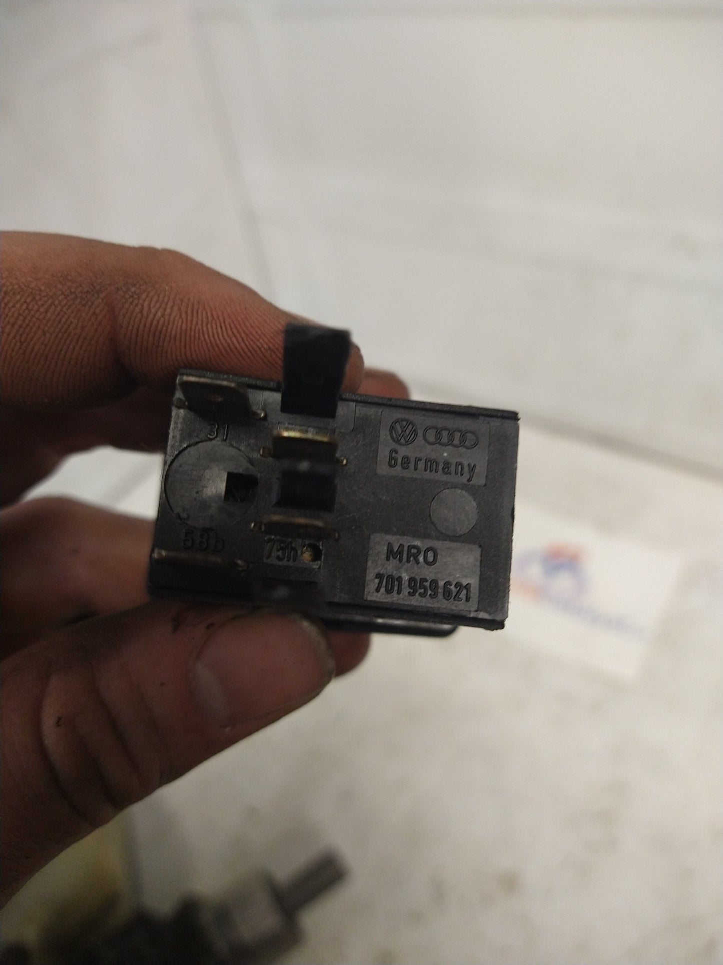 T4 Rear Defrost SWITCH 701959621