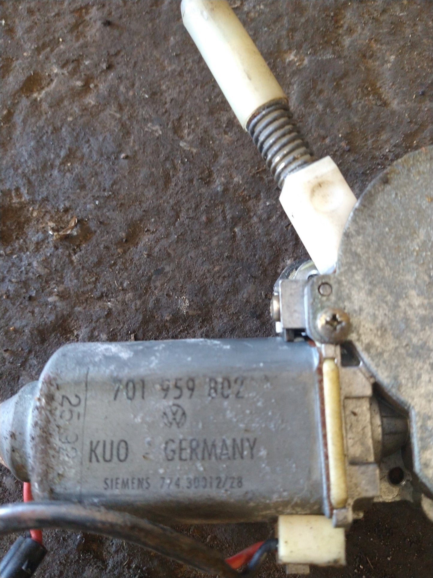 T4 Passenger WINDOW REGULATOR 701959802