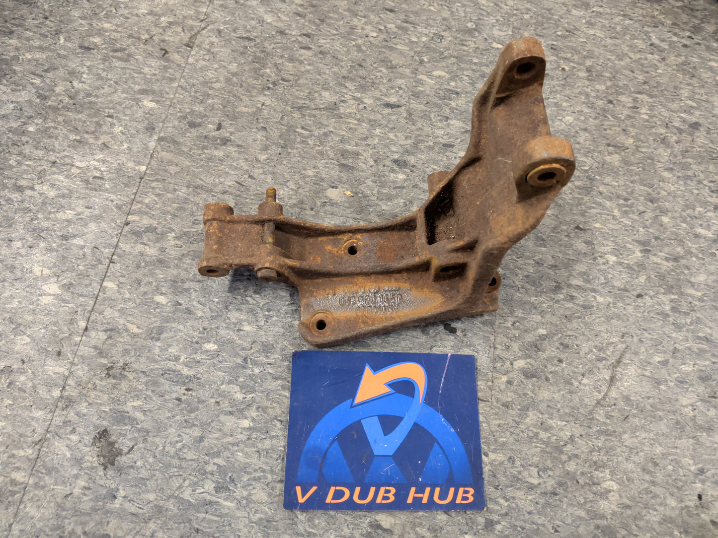 1.6 accessory bracket 068903145P