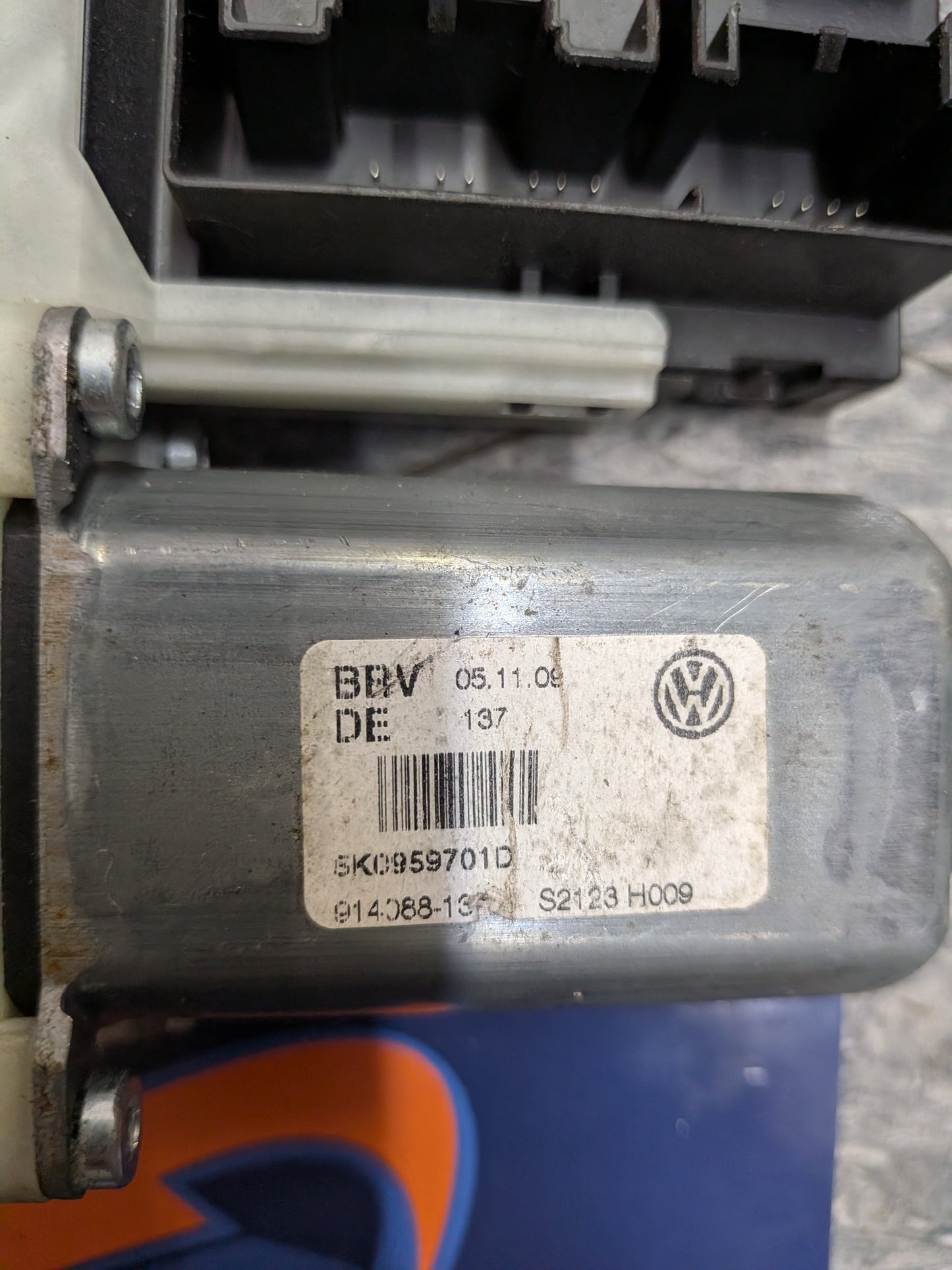 OEM Front Driver Window Motor | 5K0959701D | VW Golf MK6 GTI R SportWagen