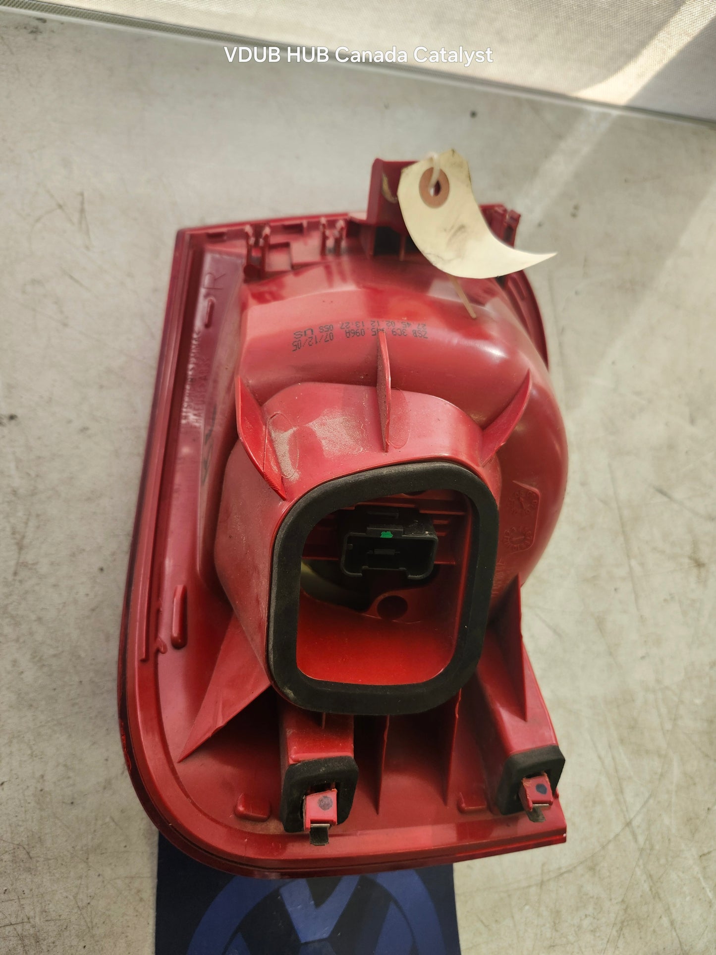 B6 Wagon passenger tail light 3C9945096A