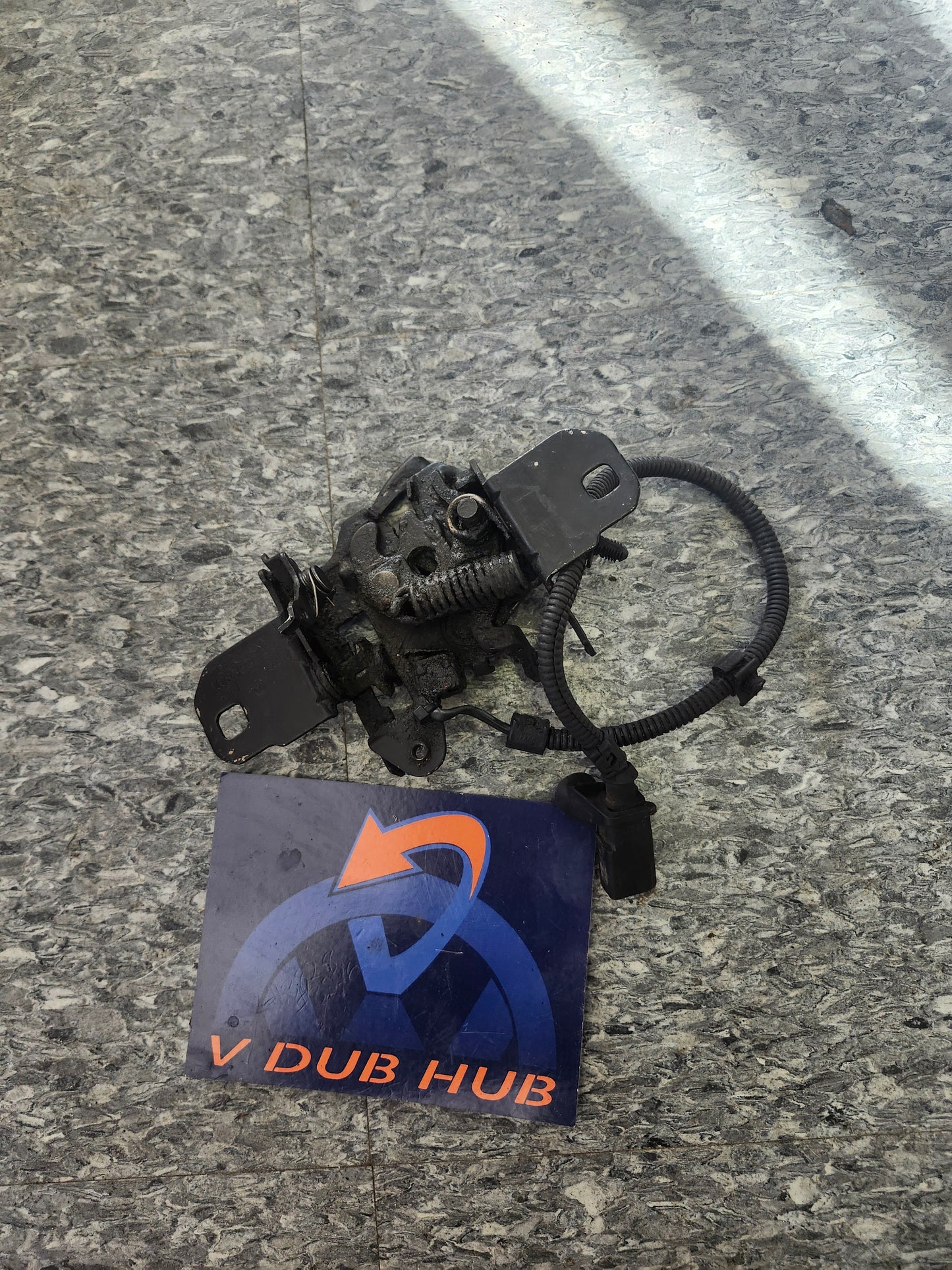 New Beetle Hood LATCH 1C0823509D/509E