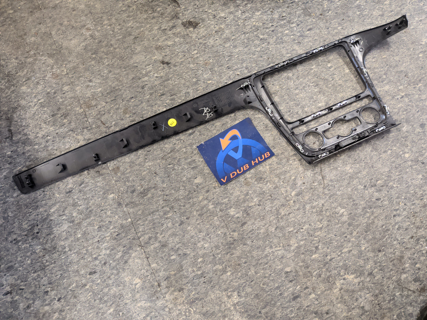 B7 Dash Trim 561858336