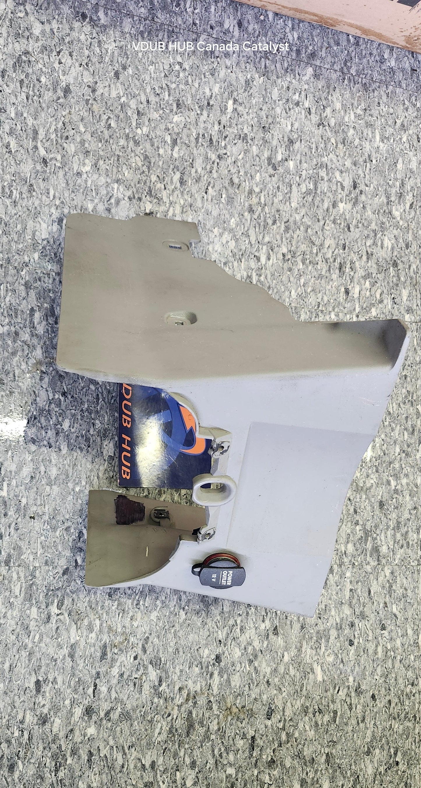 06-10 New Beetle 12V POWER OUTLET 1J0919309 and TRIM 1C1857206A