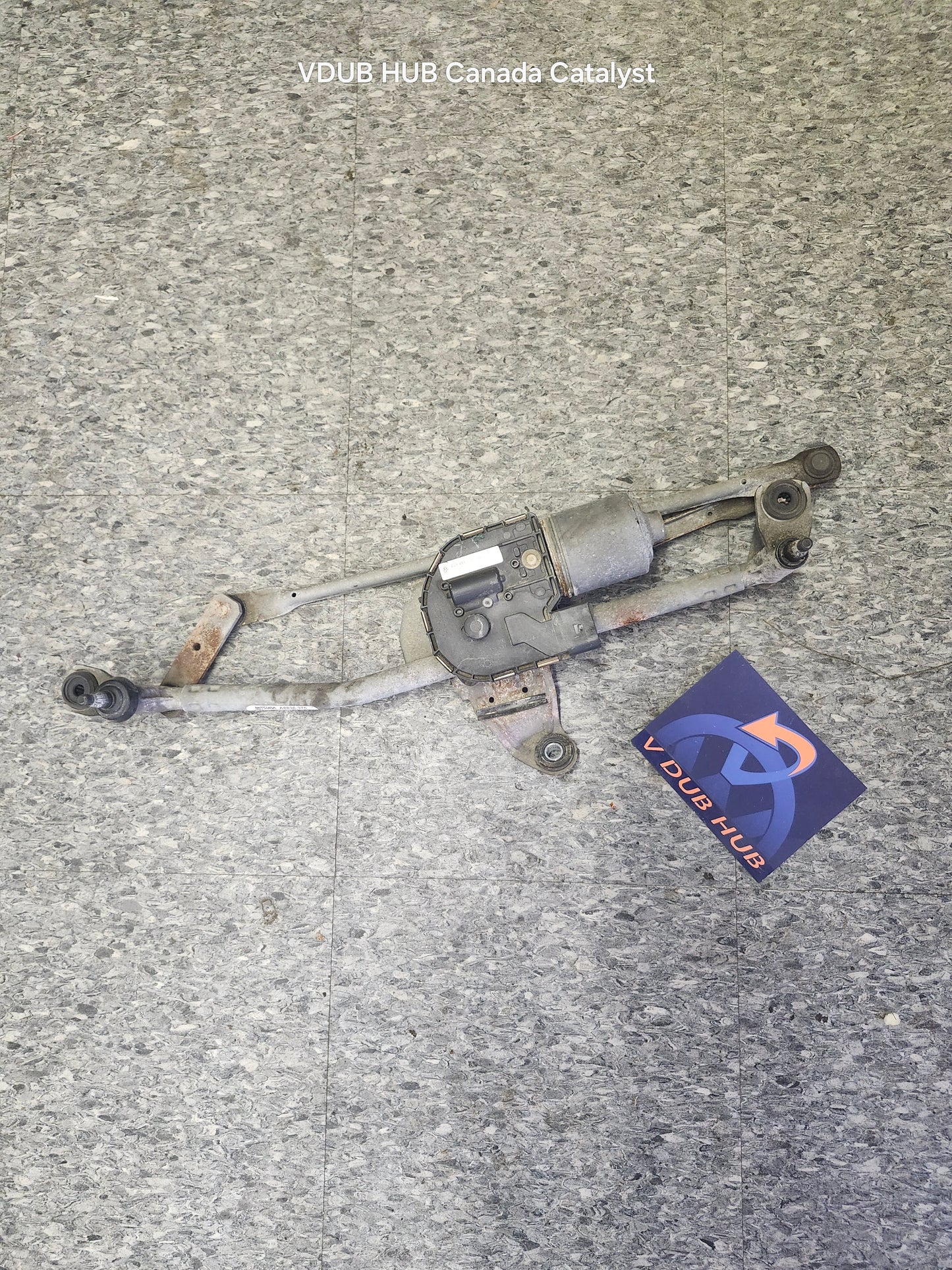 CC PASSAT FRONT WIPER MOTOR ASSEMBLY 3C8955023B