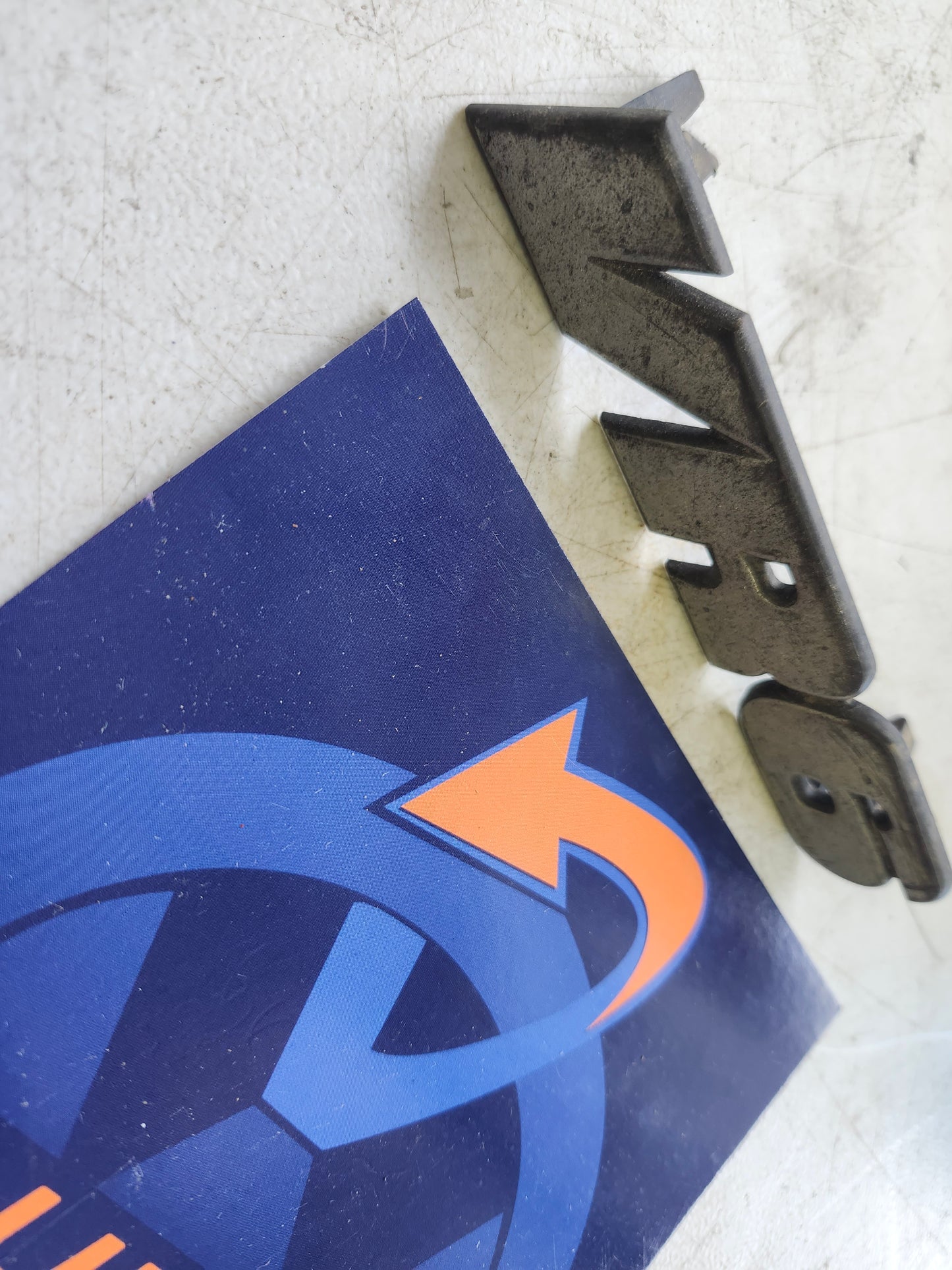 B4 vr6 grille emblem