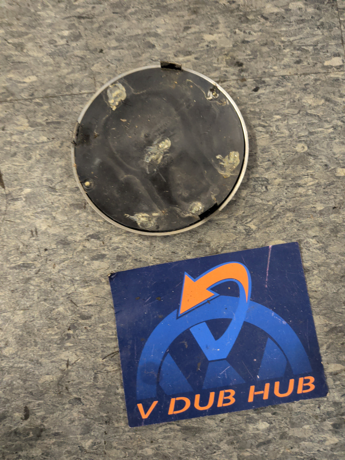 Golf CITY front emblem 1JE853601