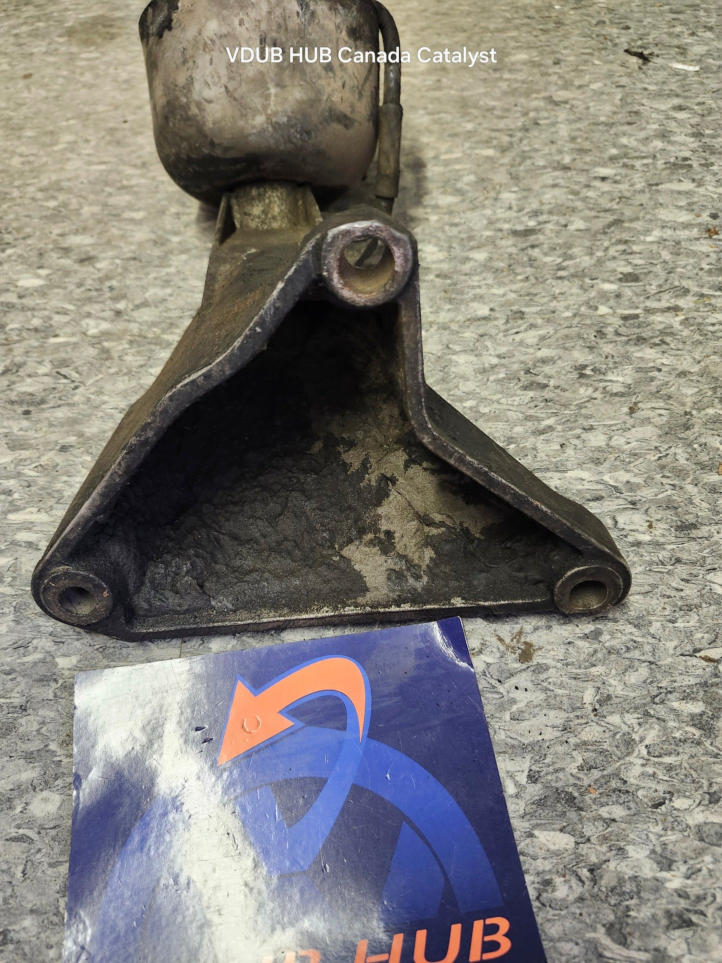 B5 ENGINE MOUNT 8D0199308AG