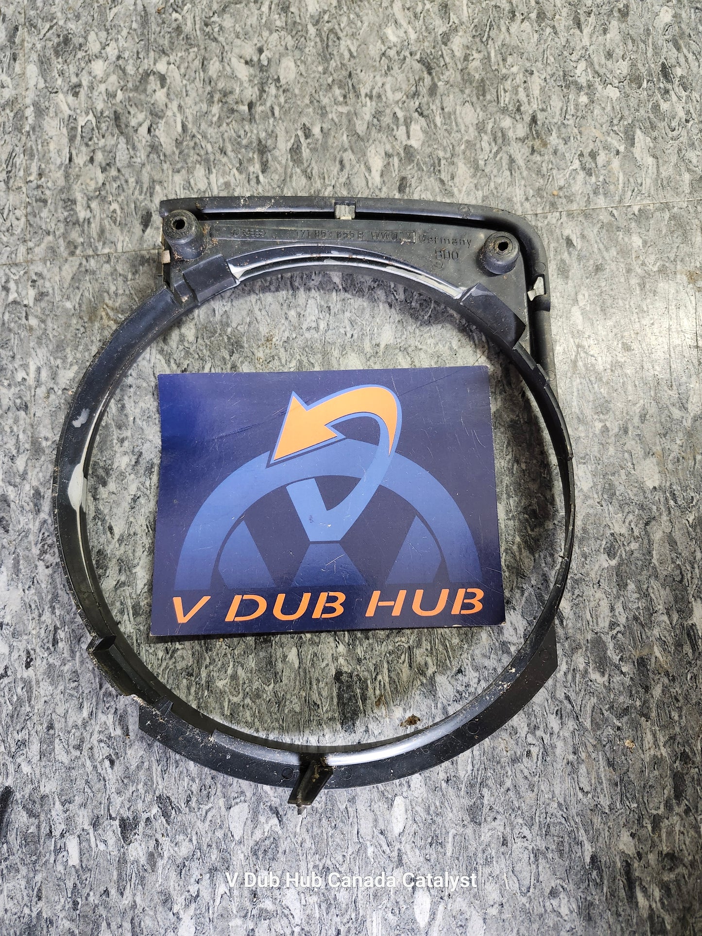 MK1 Cabriolet pass Headlight TRIM 171853655B