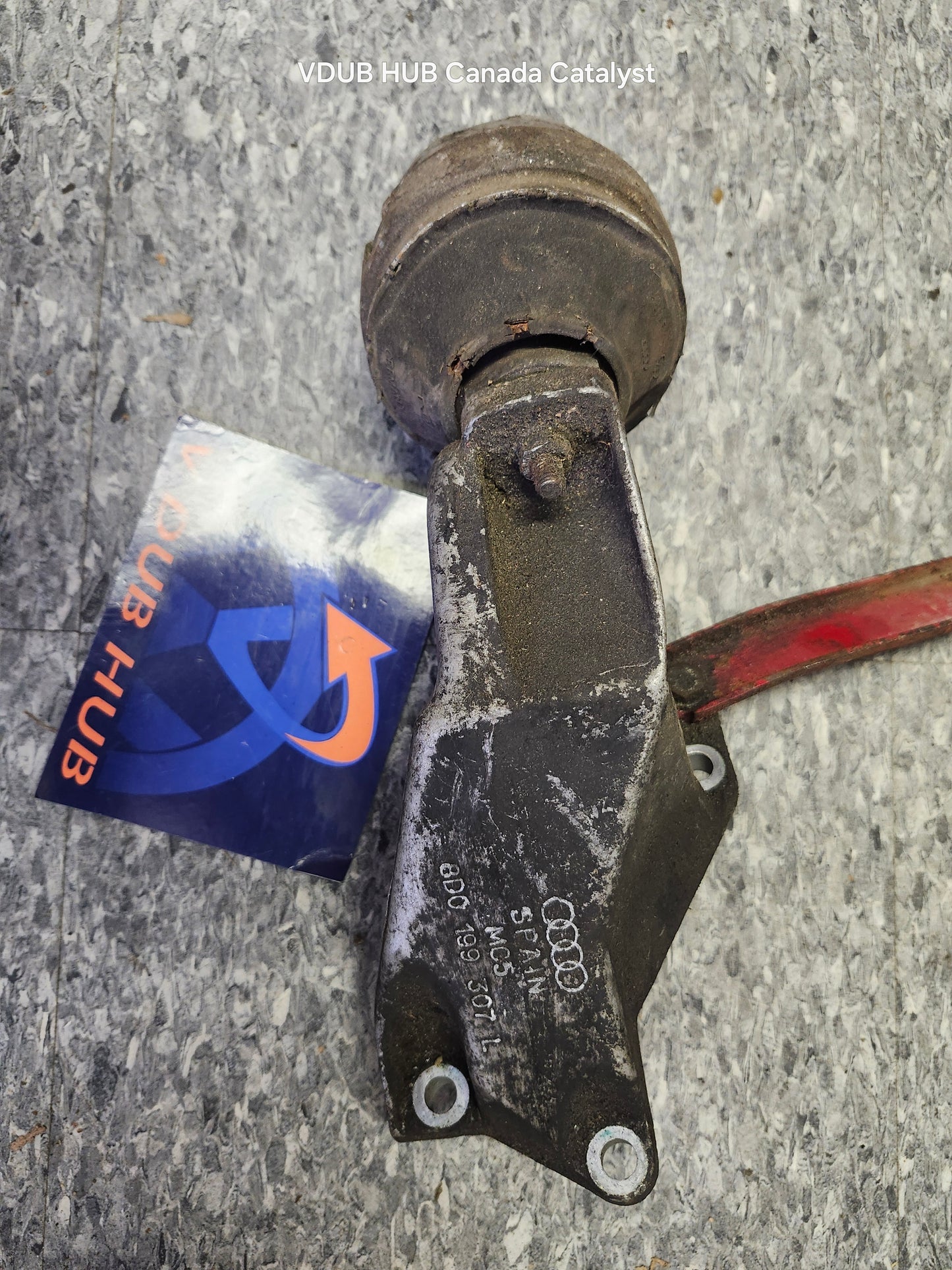 B5 DRIVER ENGINE MOUNT 8D0199307L