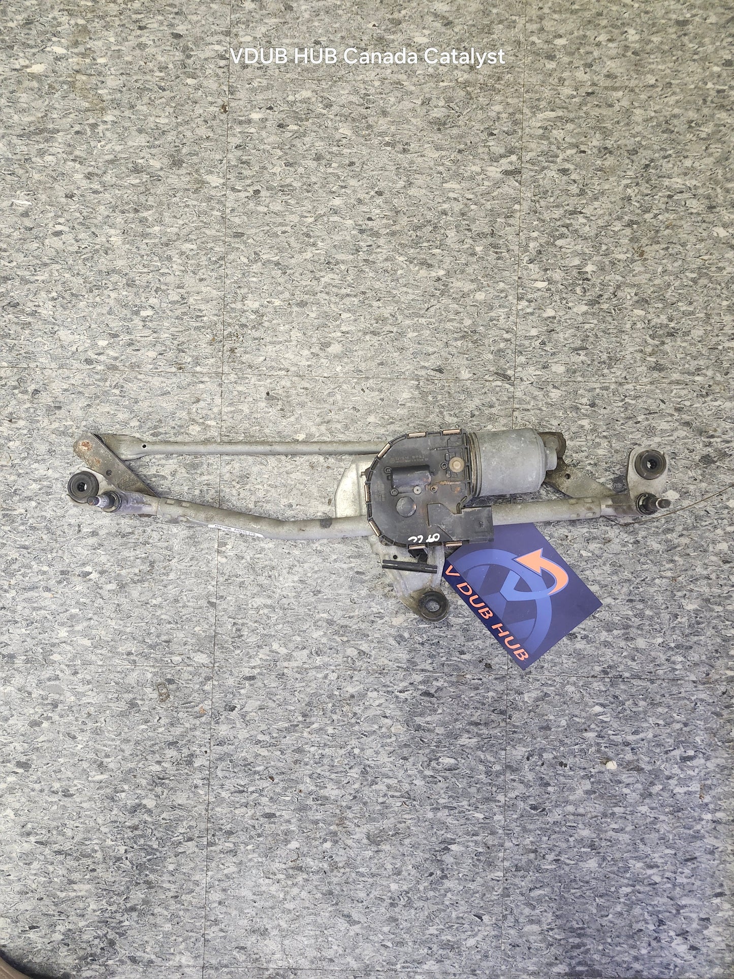 CC PASSAT FRONT WIPER MOTOR assembly 3C8955023B