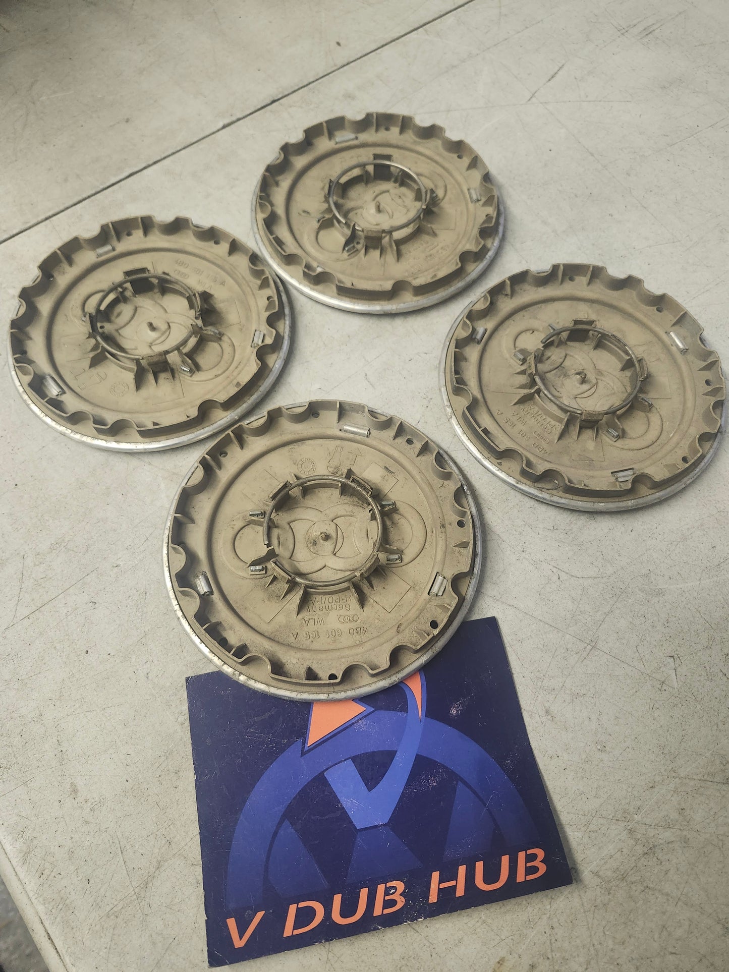 Wheel Center Cap Set AUDI 4B0601165A