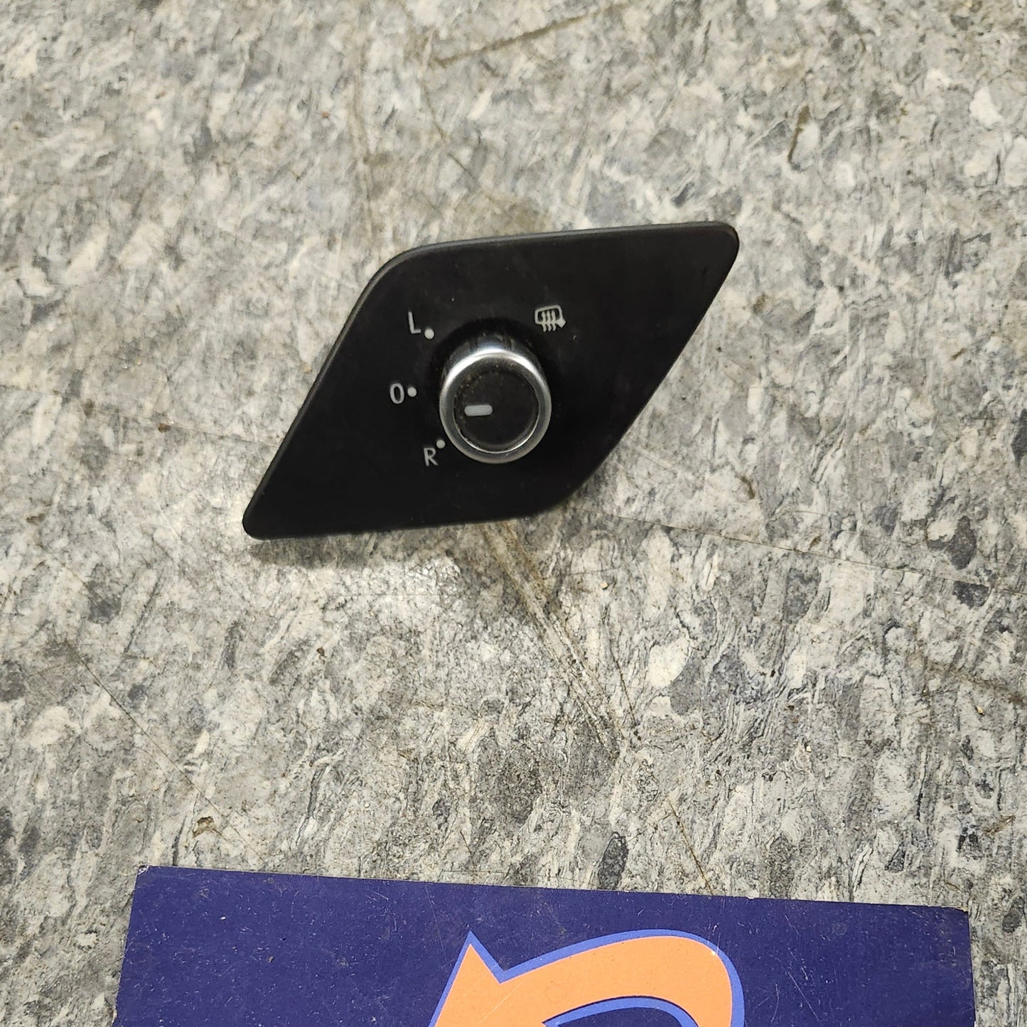 Mk6 Jetta Mirror knob 5C7959565H