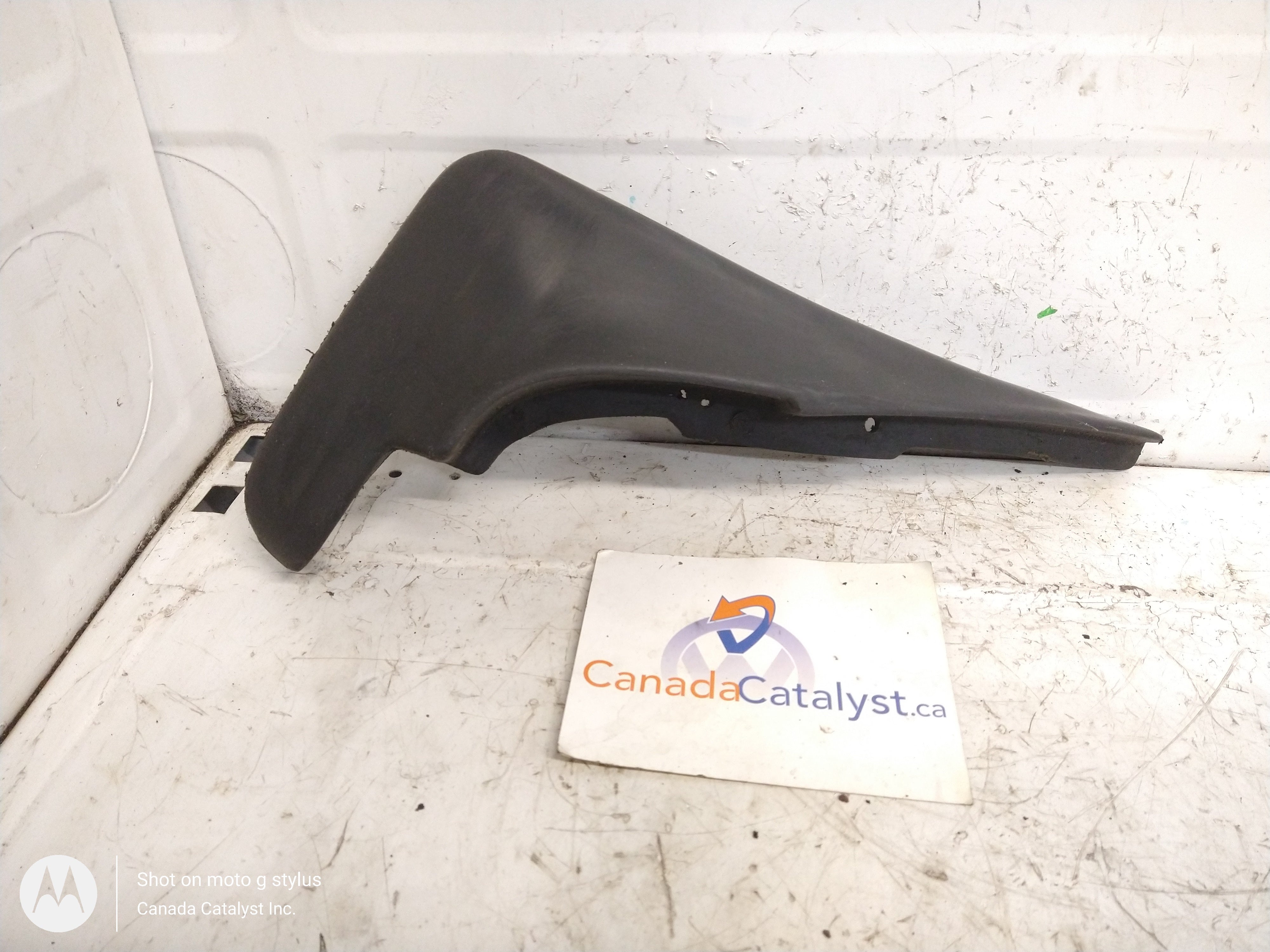 WMS Mud Flaps For Renault Clio Mk3 – Set Of 4, Front & Rear, Black Paintable, Mounting Hardware Included