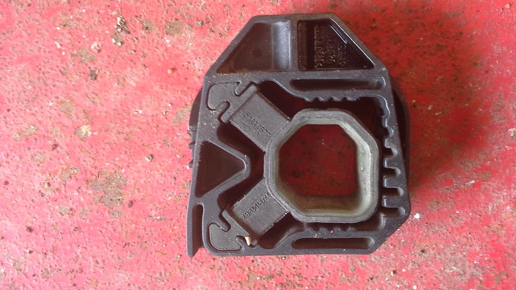 MK5 Jetta Radiator Support MOUNT