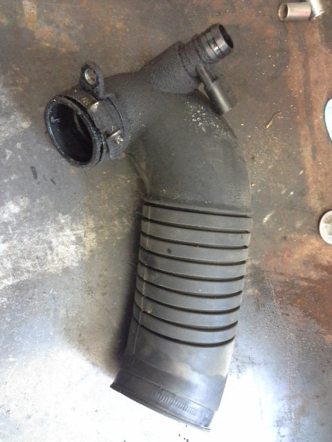 B5.5 Air Intake Hose 8D0129615K