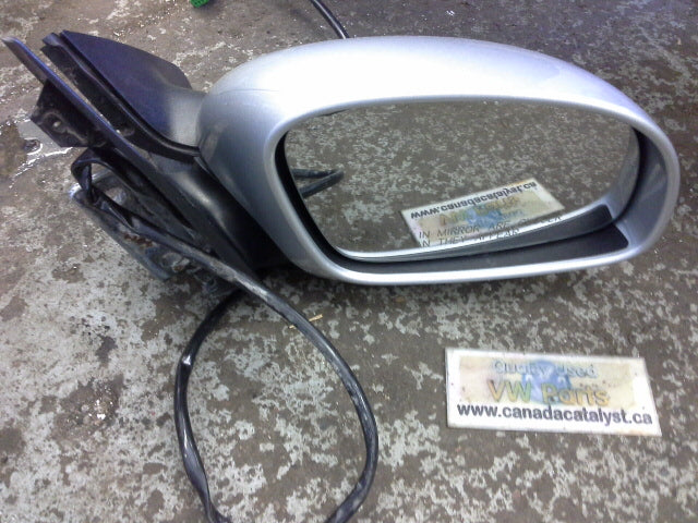 New Beetle Passenger Side MIRROR LA7W