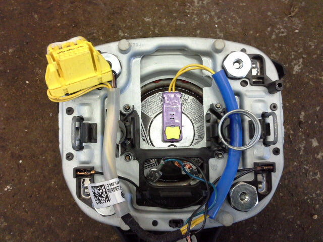 B6 STEERING WHEEL With Controls