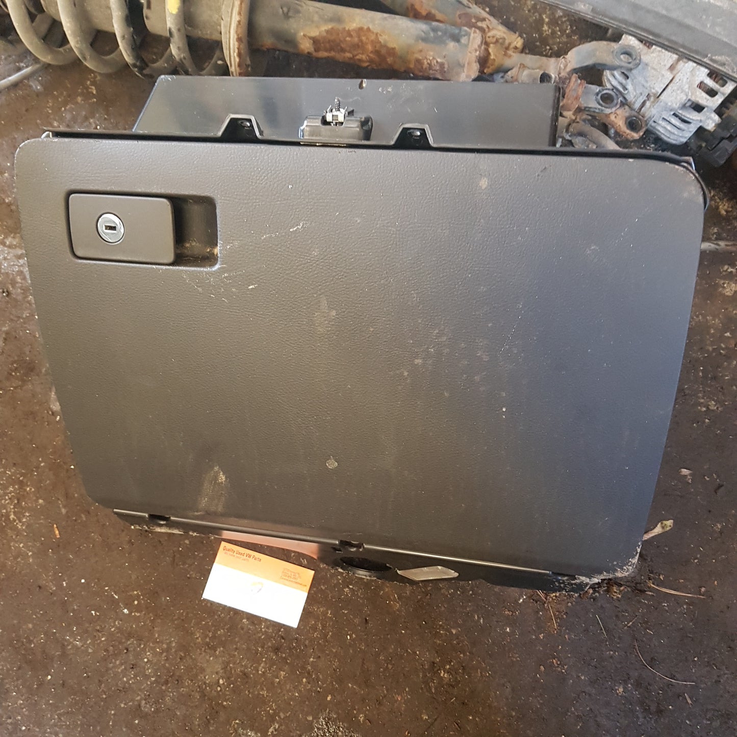B5 GLOVEBOX