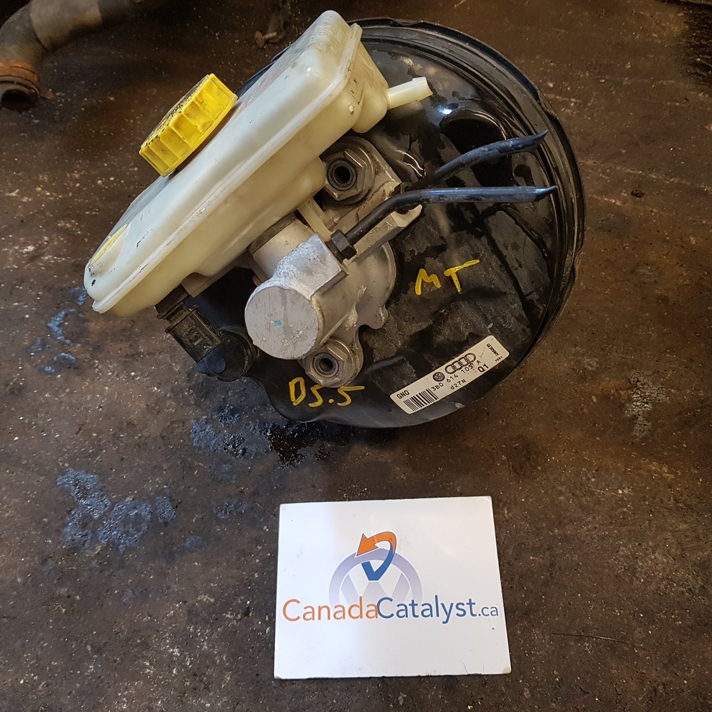 B5.5 Brake Booster 3B0614105A with Master Cylinder