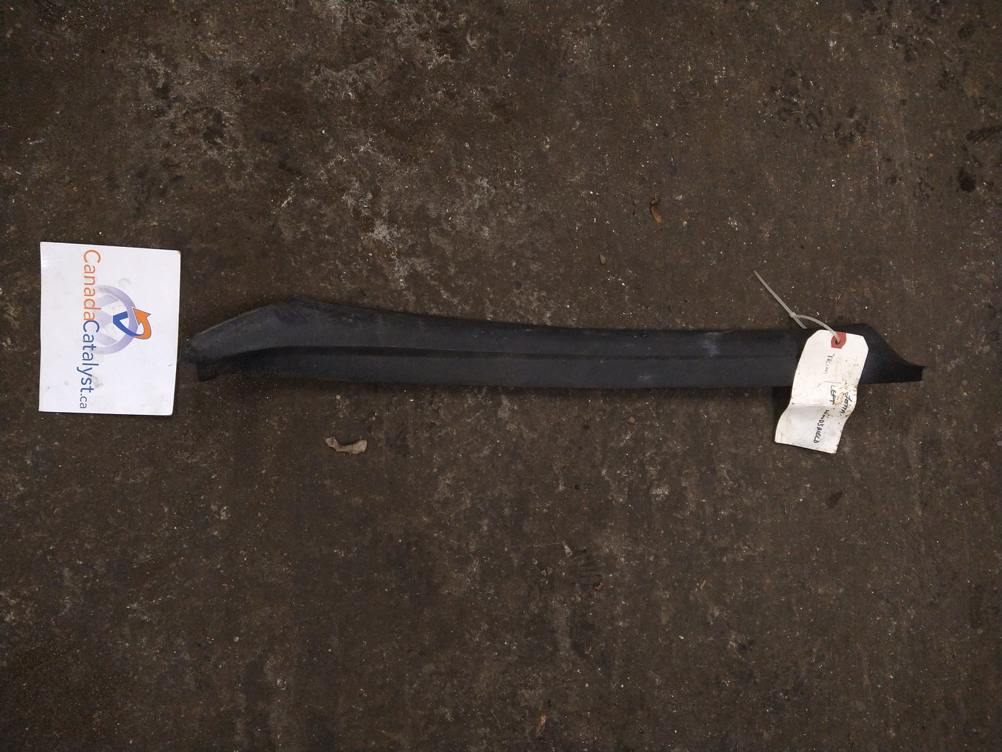 MK2 Jetta Driver Windshield TRIM 165867457A