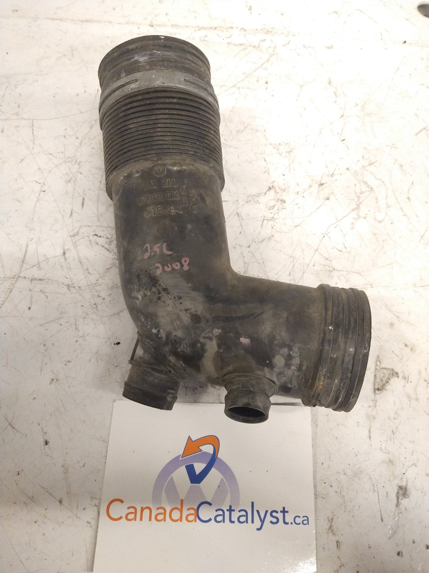MK5 2.5L AIR INTAKE HOSE 07K129684B