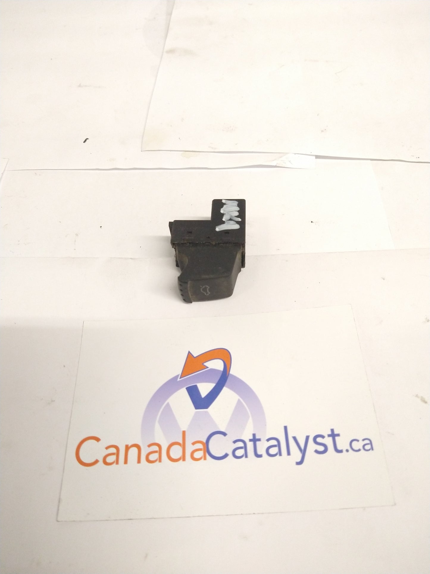 MK4 Trunk Release SWITCH 1J0959831A