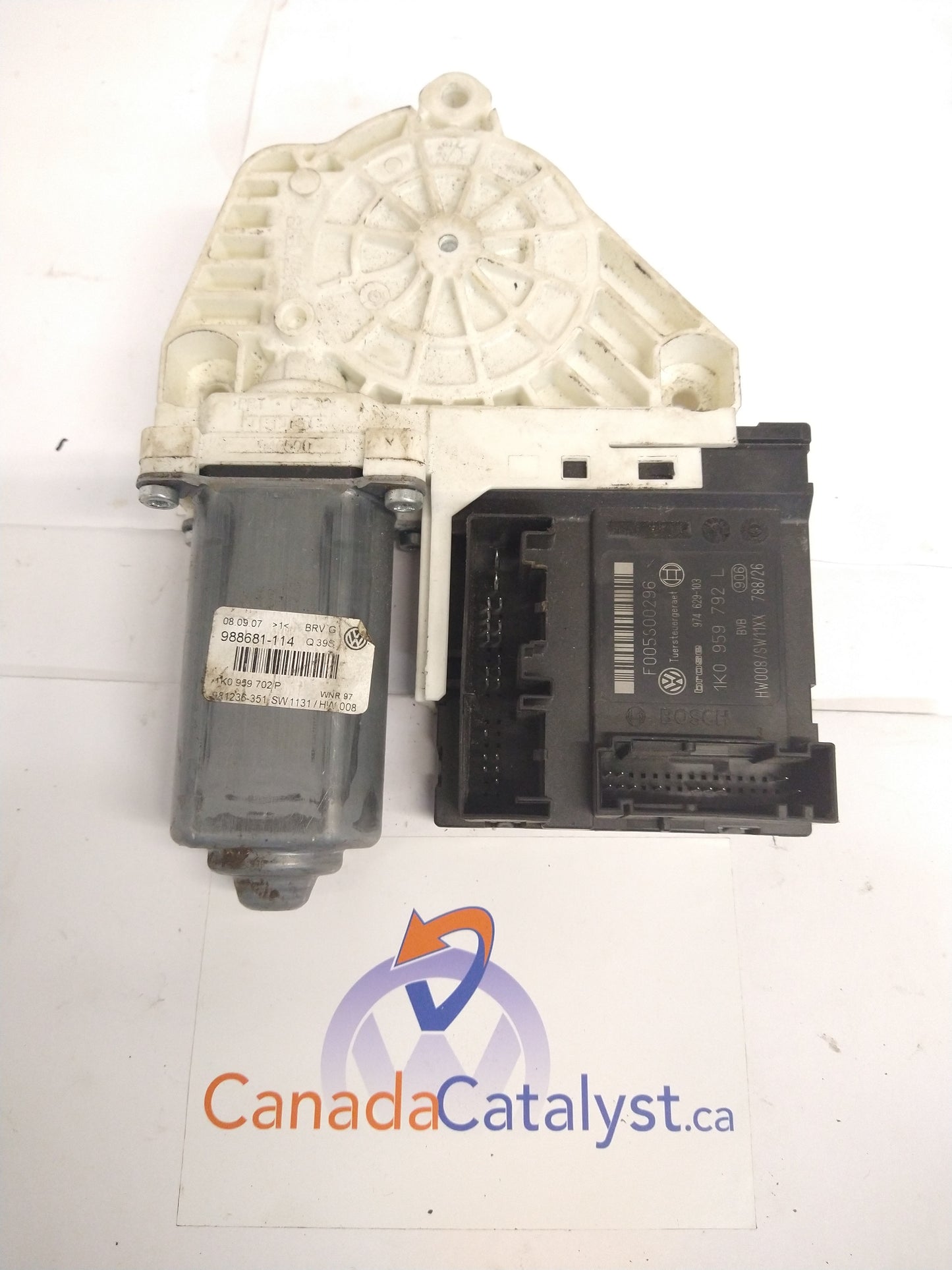 B6 Front Passenger WINDOW MOTOR 1K0959702P