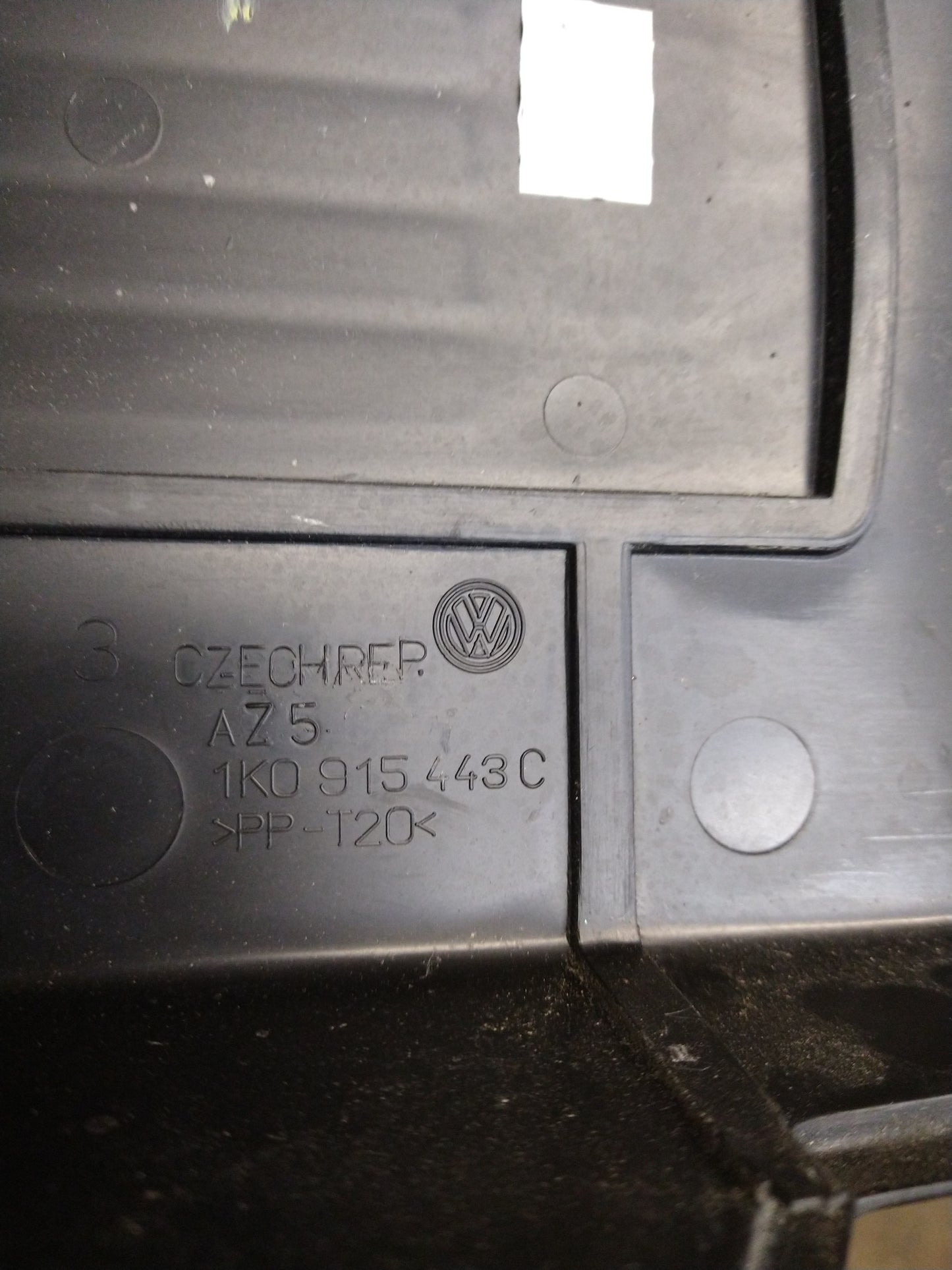 B6 Battery BOX 1K0937132F/1K0915343C