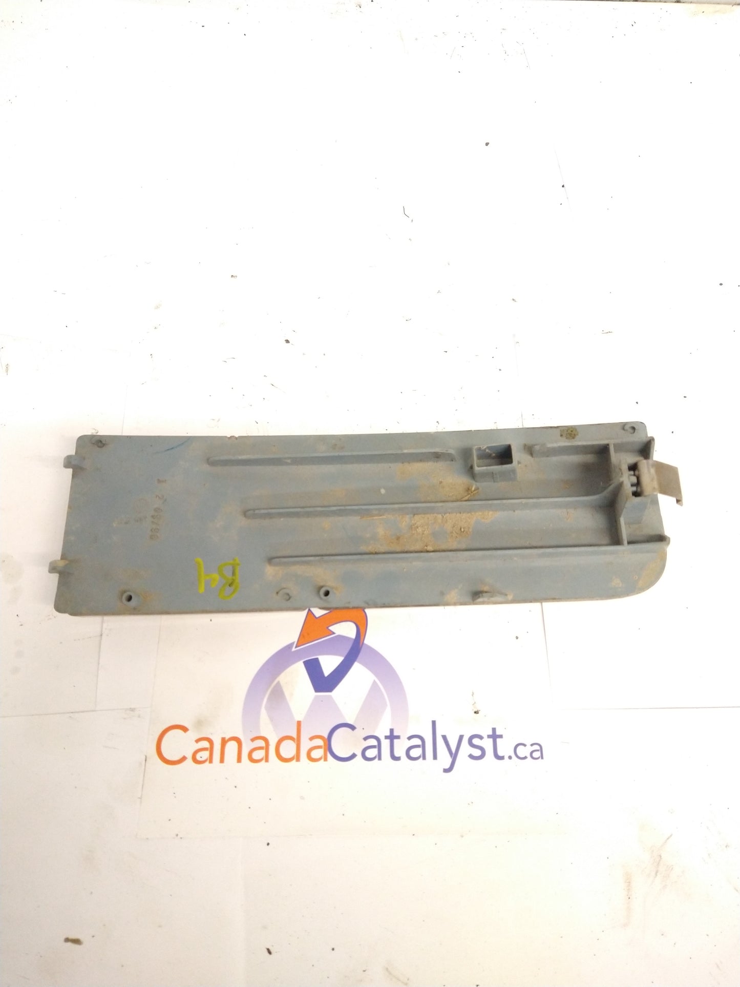B4 Driver Imperfect Front Bumper REFLECTOR 3A0941177