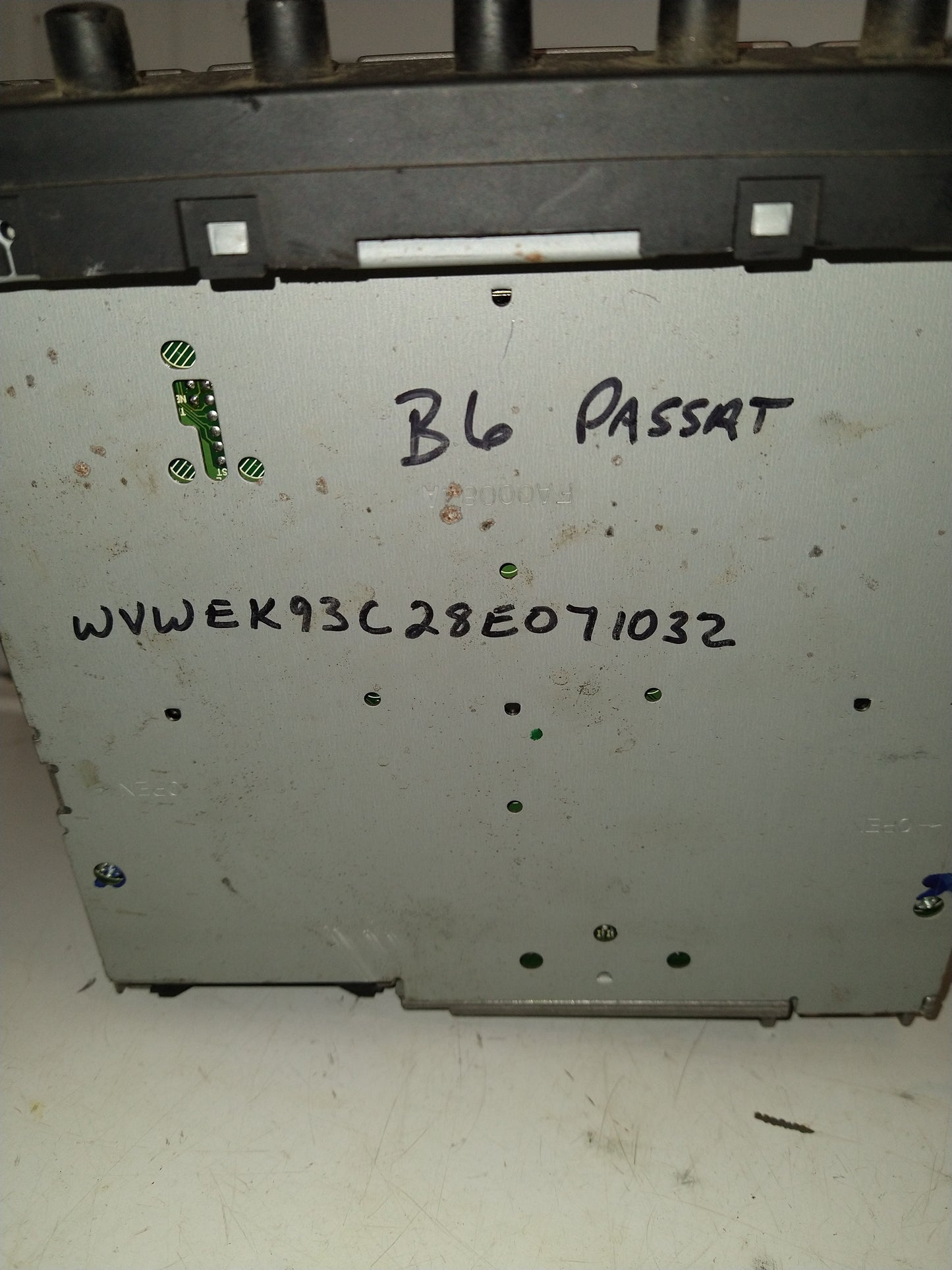 B6 RADIO 1K0035180M