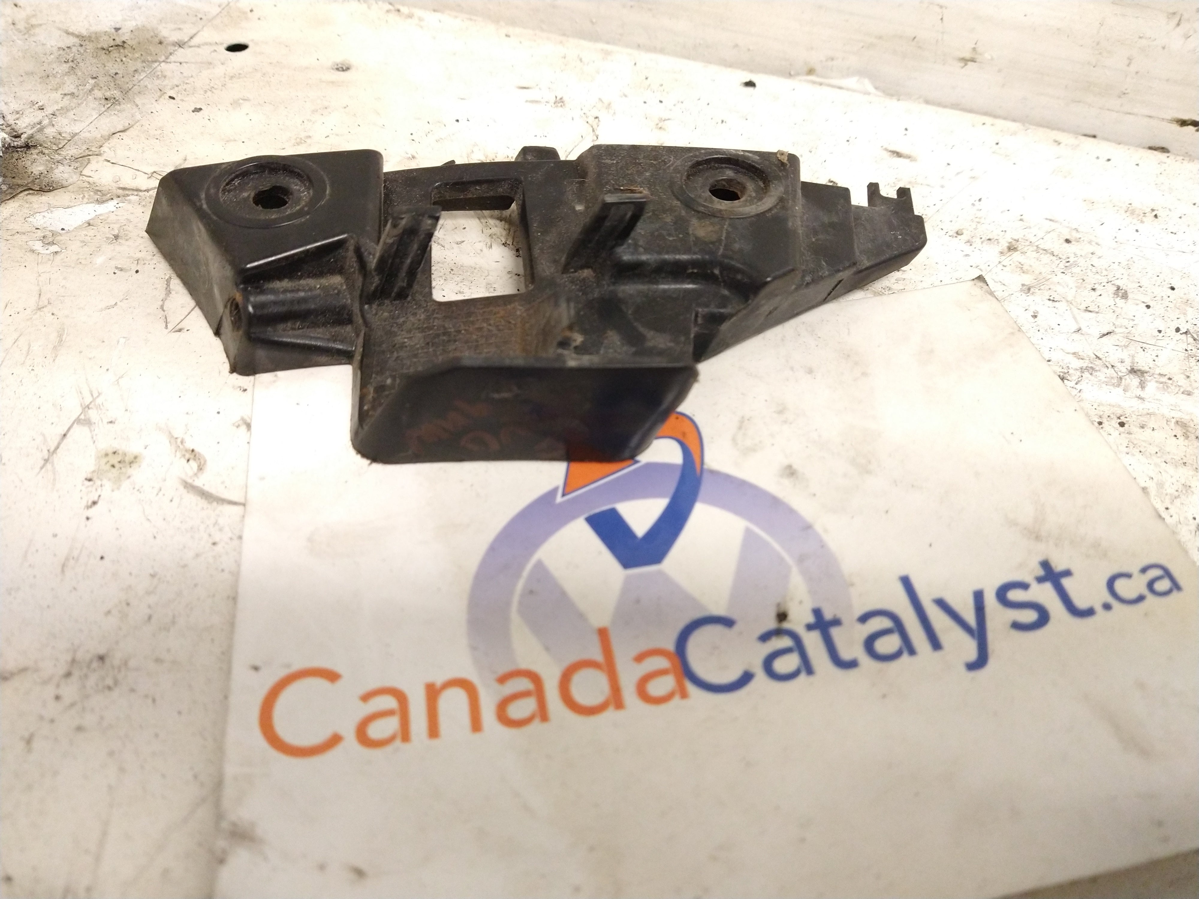 MK6 Driver Fender Bumper CONNECTOR CLIP V DUB HUB