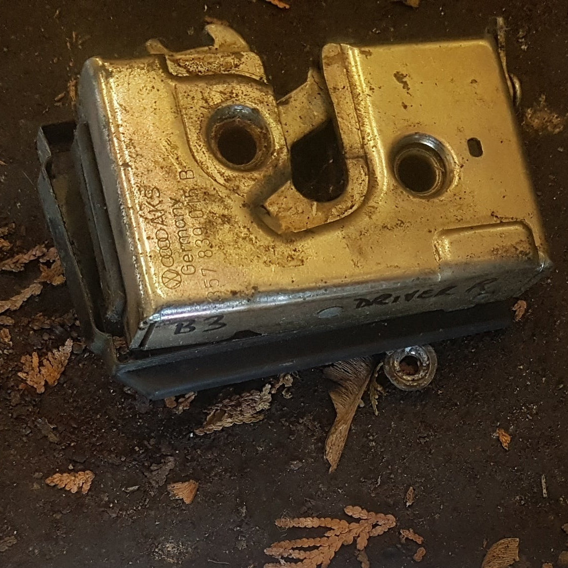 B3 Driver Door LATCH 357839015
