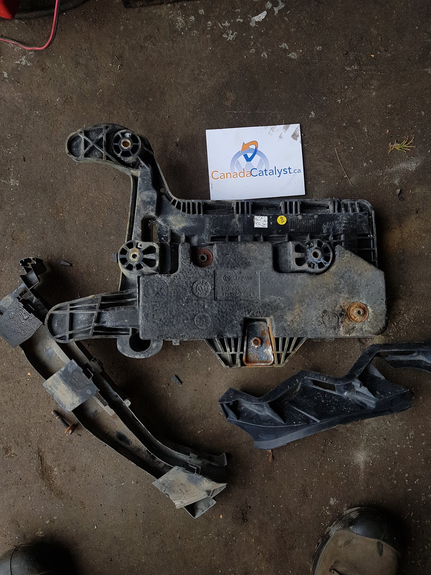B6 Battery Tray Heat SHIELD 1K0915325