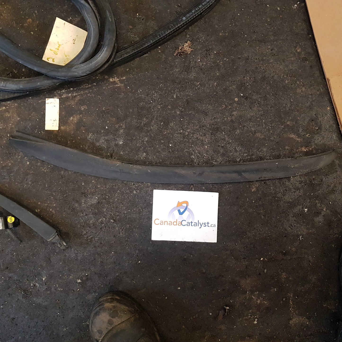 MK5 Rabbit/GTI 2-Door Door Seal - Driver Side