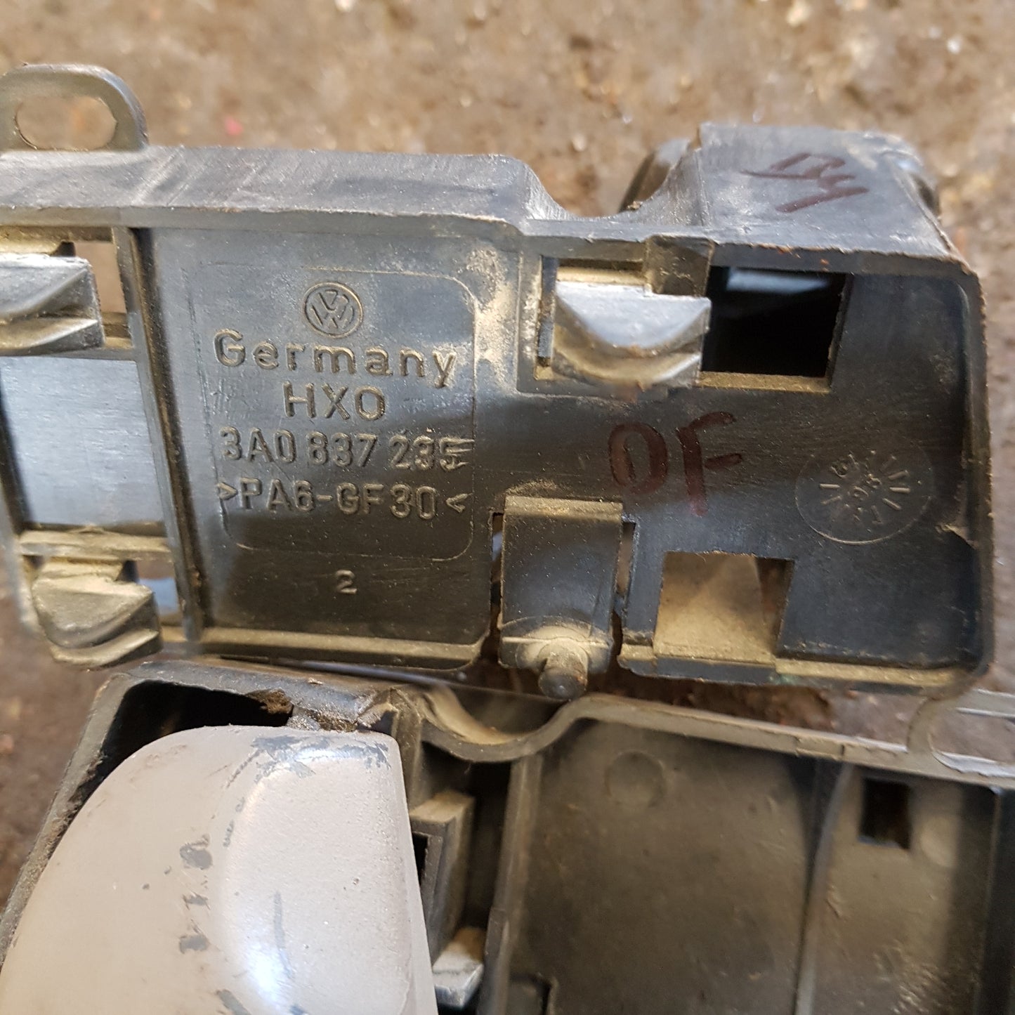 B4 Interior Door HANDLE