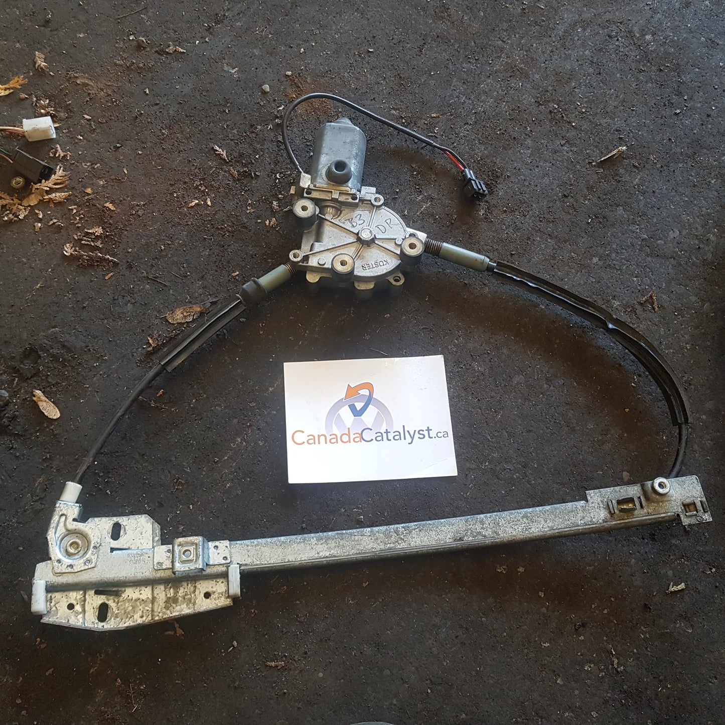 B3 DRIVER WINDOW REGULATOR 357959811A