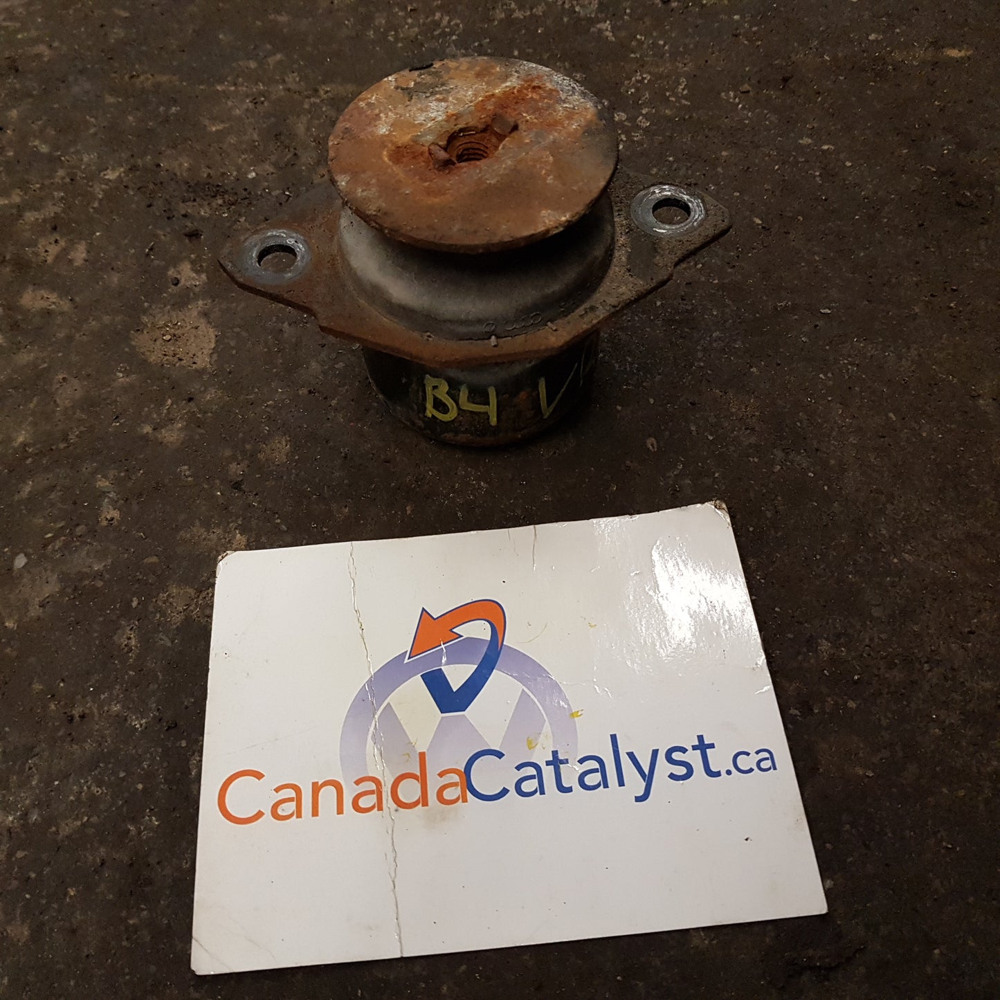 B4 GLX VR6 Transmission MOUNT - Manual