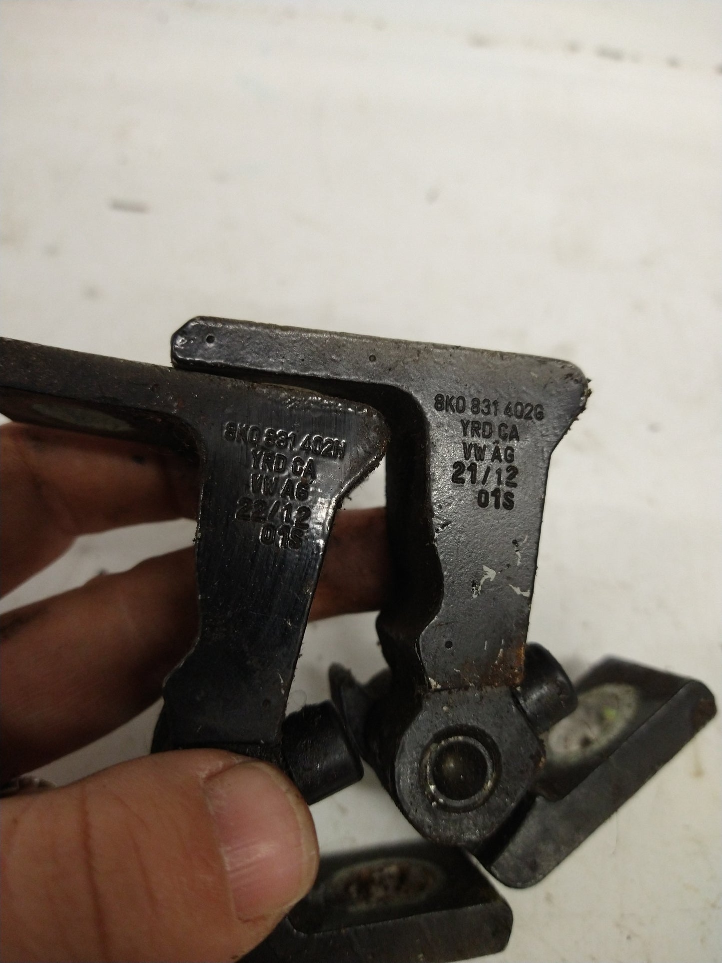 MK6 Passenger Upper/Lower Door HINGES 8K0831402G/402H