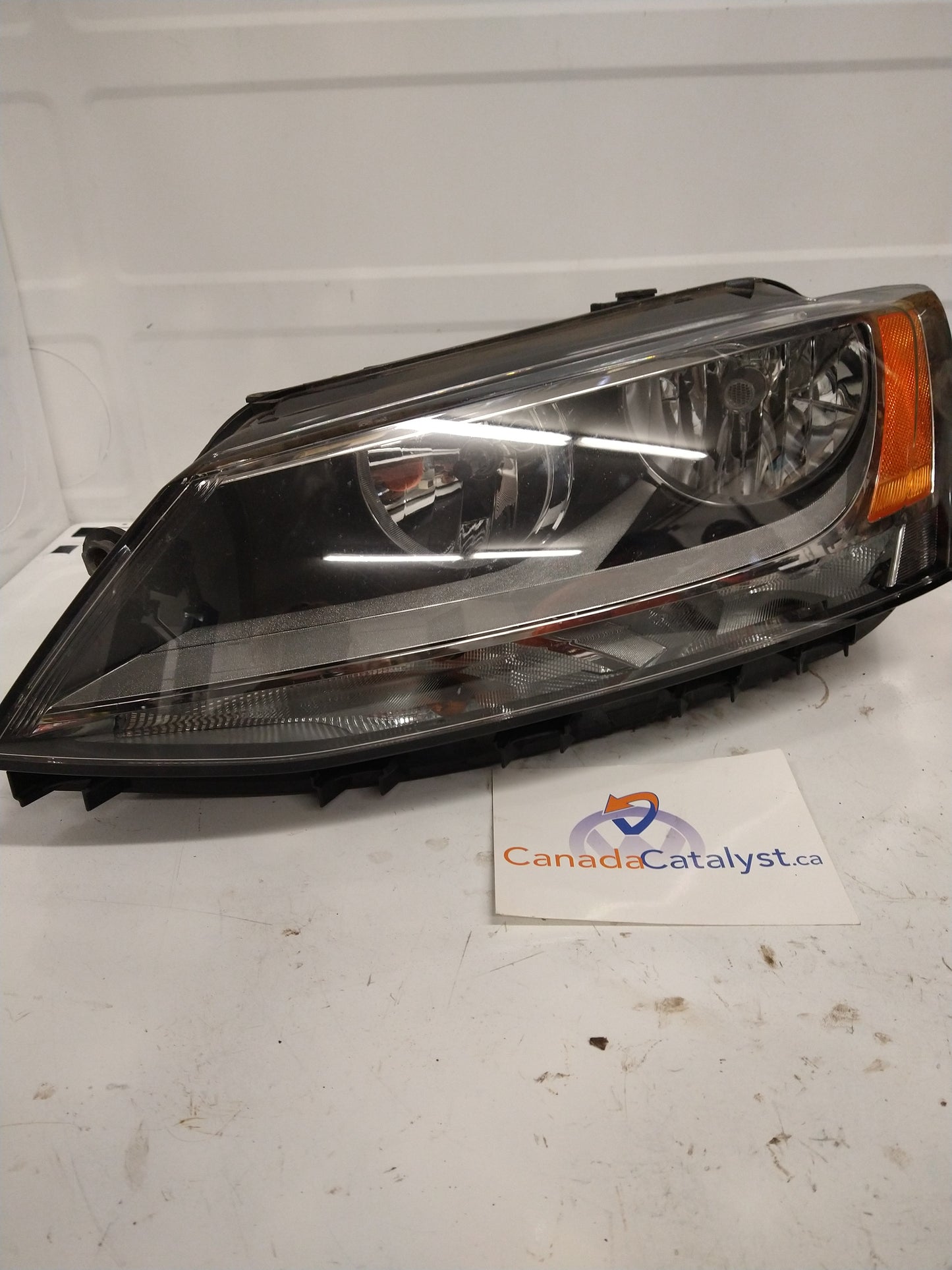 MK7 Jetta Driver HEADLIGHT