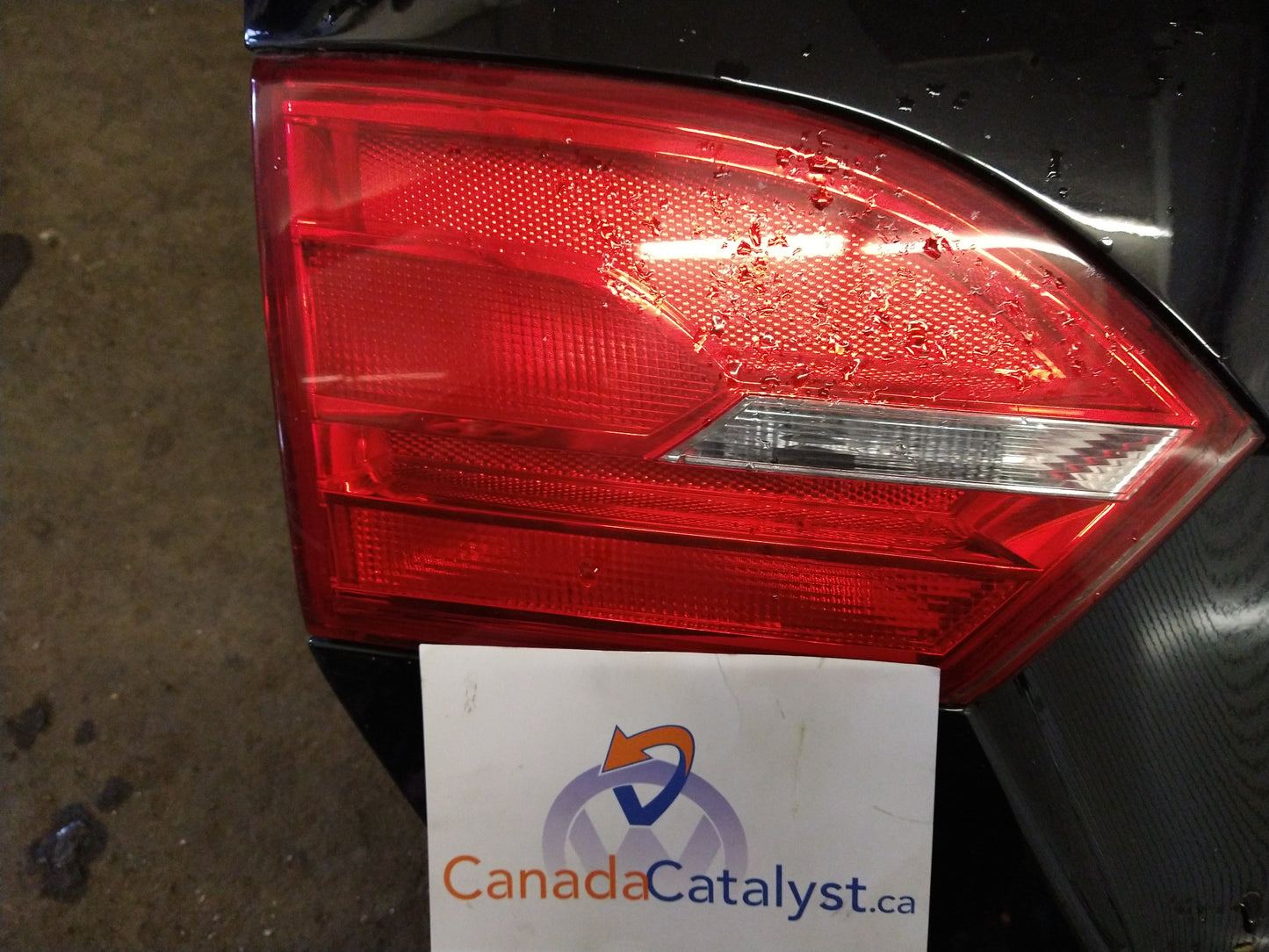 MK6 Jetta Driver Trunk Mounted TAIL LIGHT