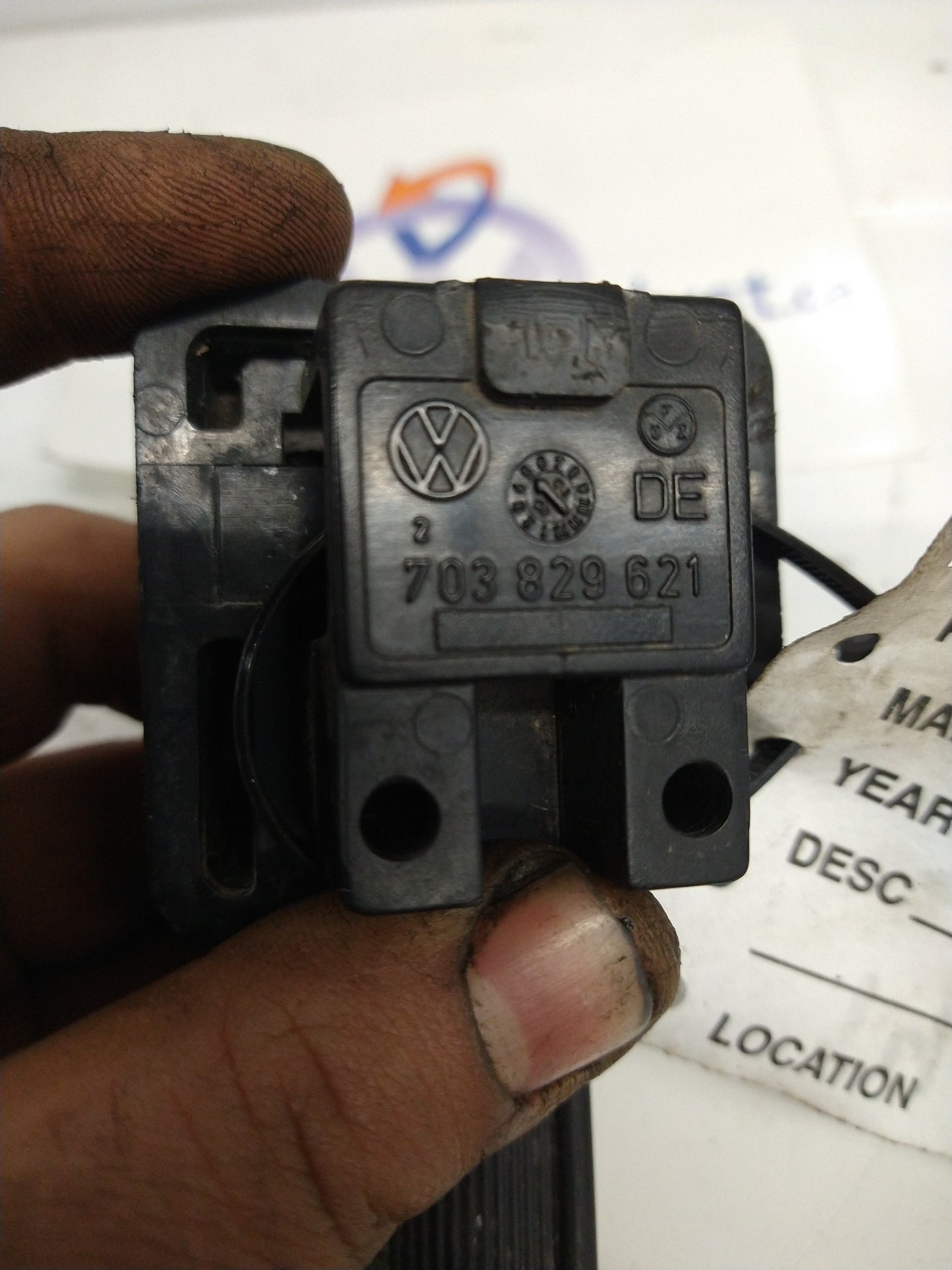 T4 Tailgate Pull LOOP 703829621/621A