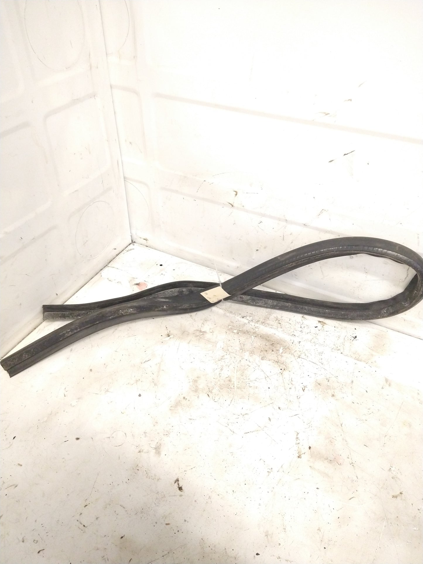 MK6 GTI Driver Door WEATHERSTRIP 1K0823723